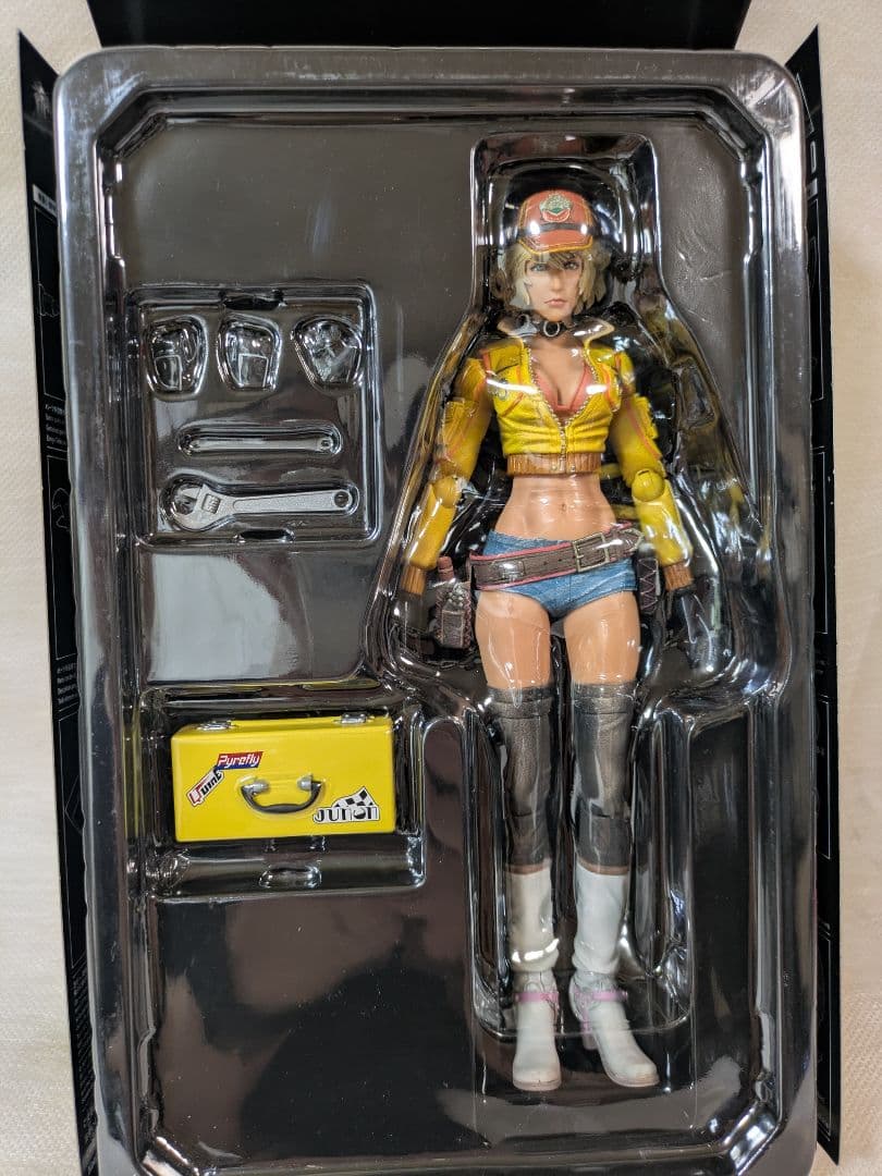 ファイナルファンタジーXV プレイアーツ改　シドニー・オールムフィギュア