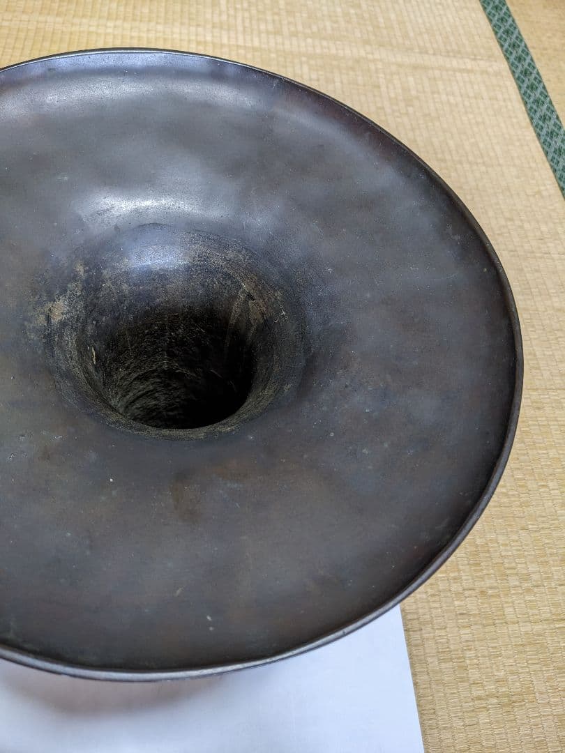 ♦古作 古銅 鎚起 盤口形 雷文様形双耳 三足 花器 大正時代 明治時代 骨董品