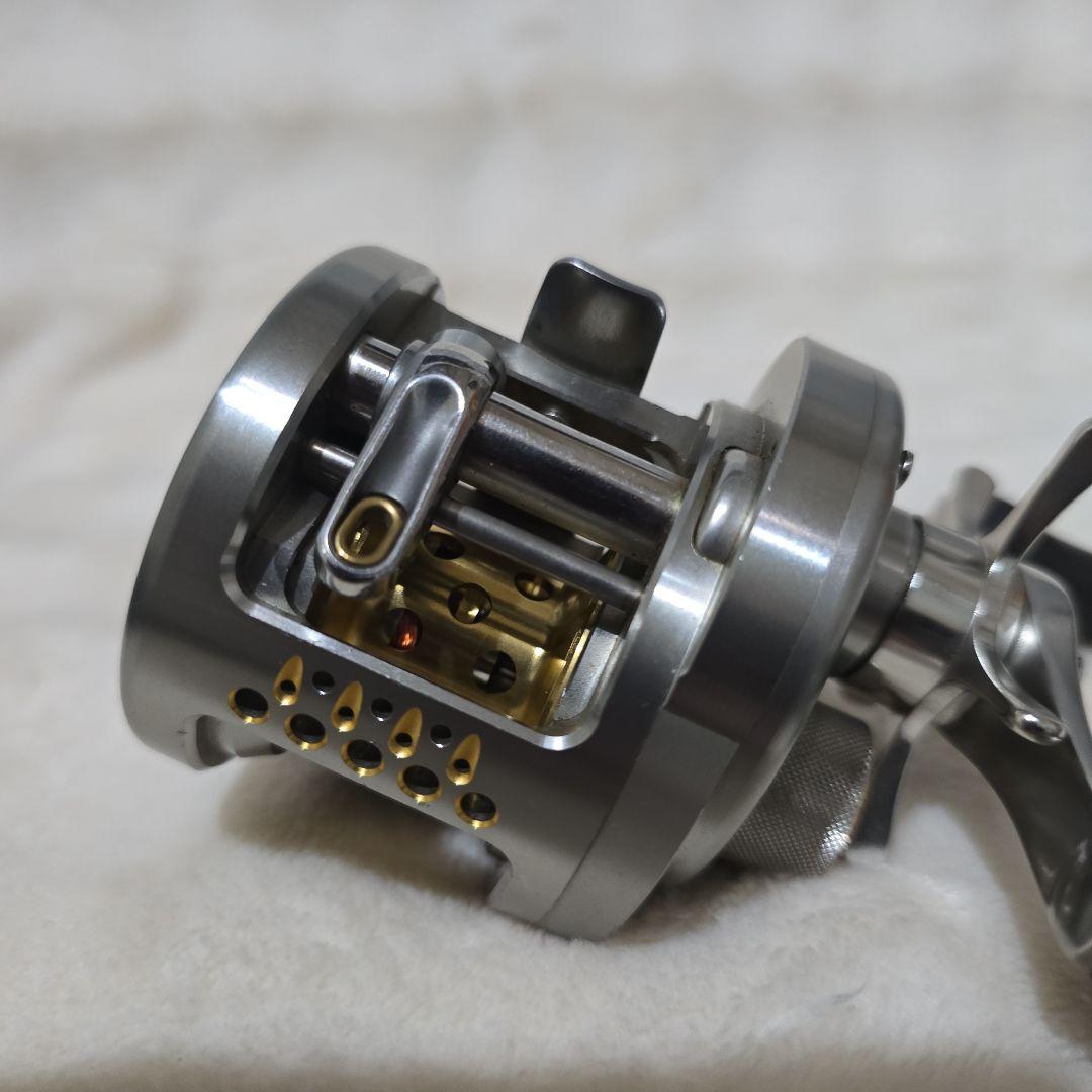 SHIMANO CALCUTTA CONQUEST 200DCシマノカルカッタ