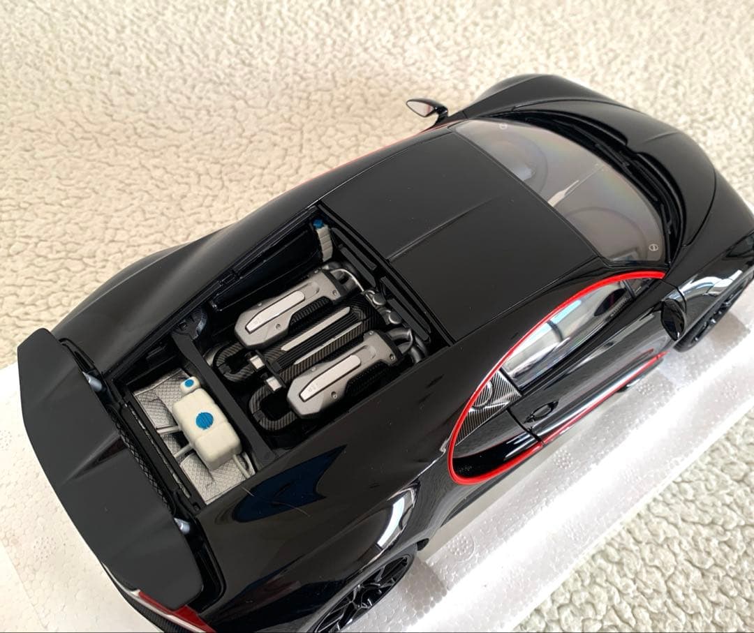 自動車 1/18 AUTOart Bugatti Chiron 2017 70991