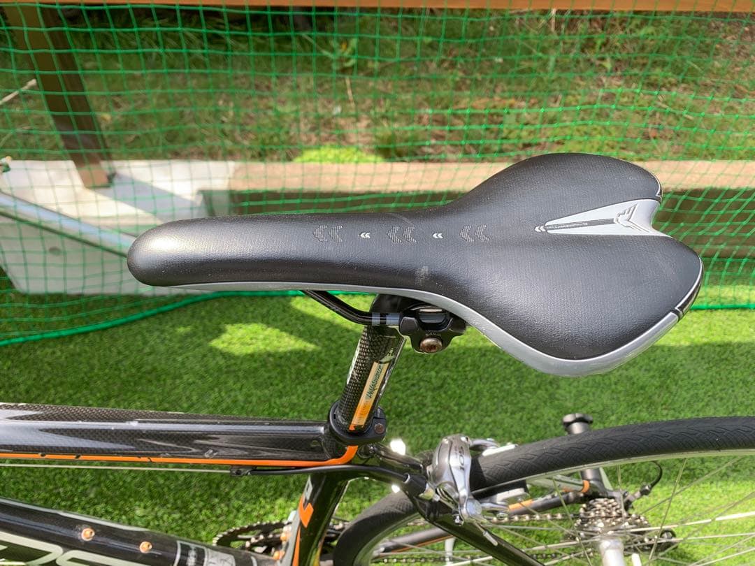 ★フェルト FELT Z6 カーボンロードバイク 105★