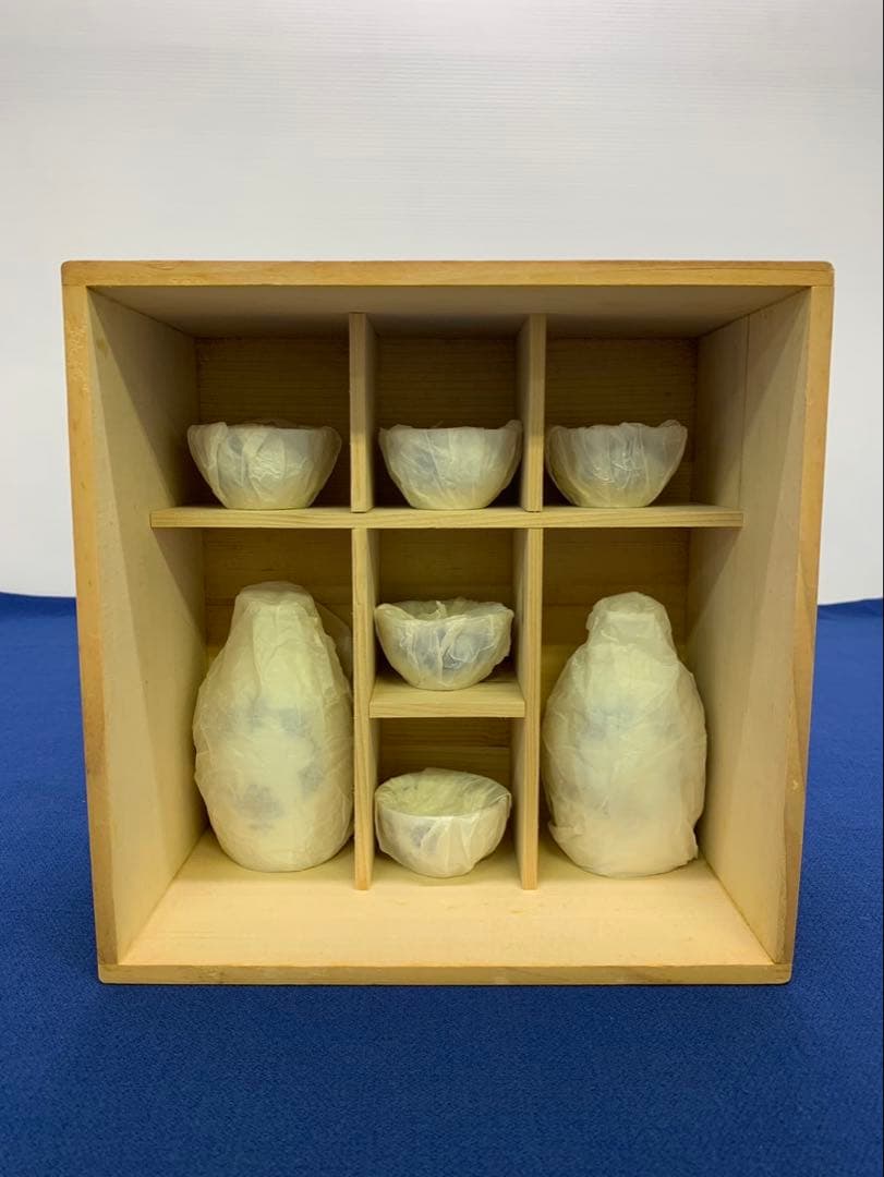 未使用共箱付ロイヤルコペンハーゲン ブルーフルーテッド酒器揃 徳利2盃5朱塗黒塗