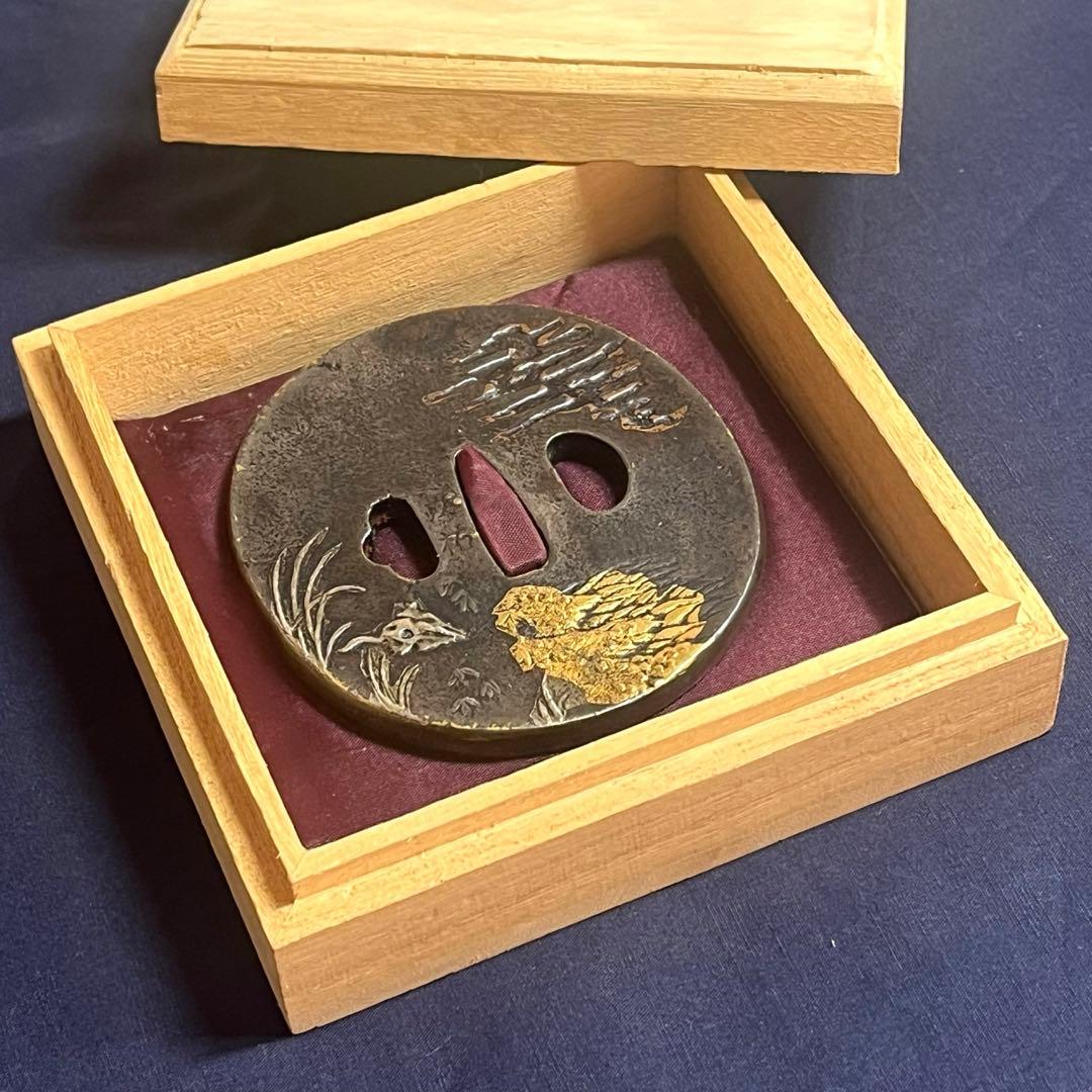 鍔 細工唐銅銀象嵌狼　紋鍔 刀装具 真剣 居合い 侍 桐箱入