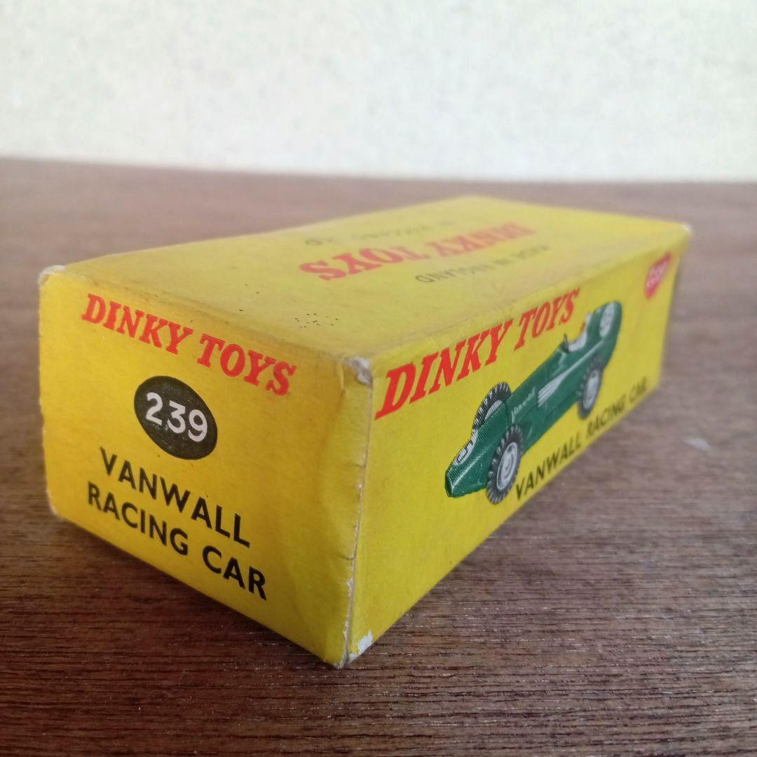 DINKY TOYS 　239 　VANWALL RACING CAR