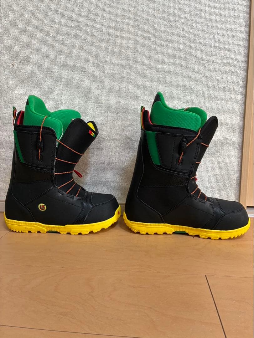スノーボードブーツ ブラック/グリーン/イエロー