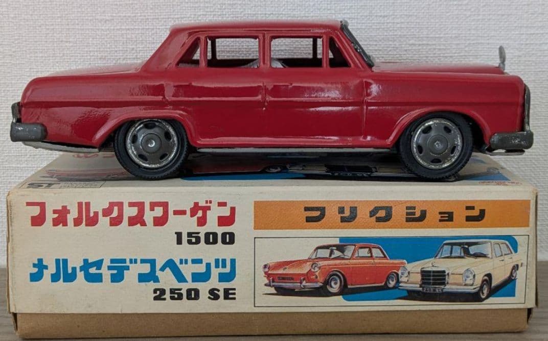 1960年代「メルセデス ベンツ250SE」ブリキカー　箱付き