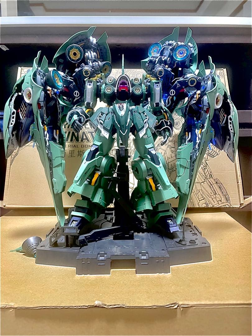 アクシズ社 エアリアル・ドミネーター　オシリスの翼　 海外製プラモデル