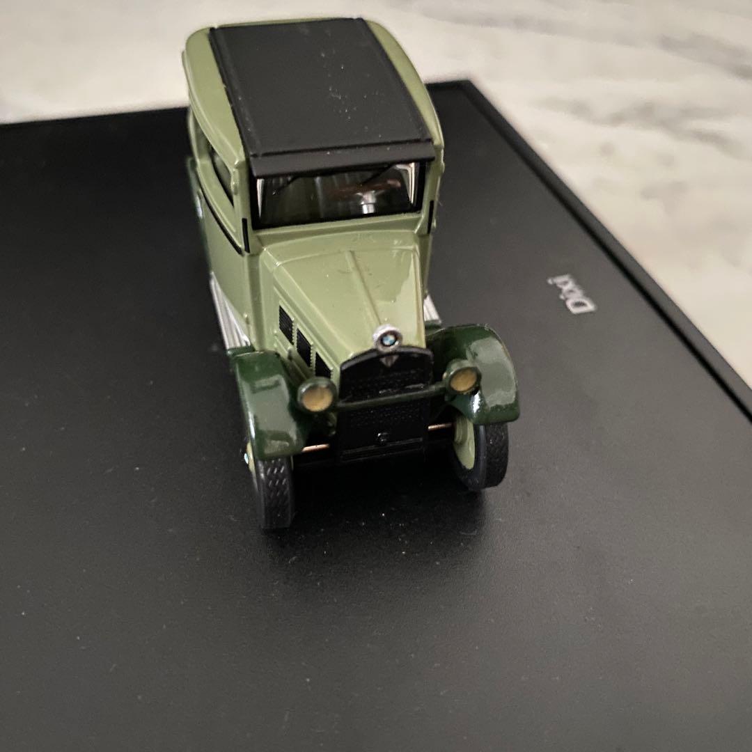  黒いボックス入りクラシックミニカー