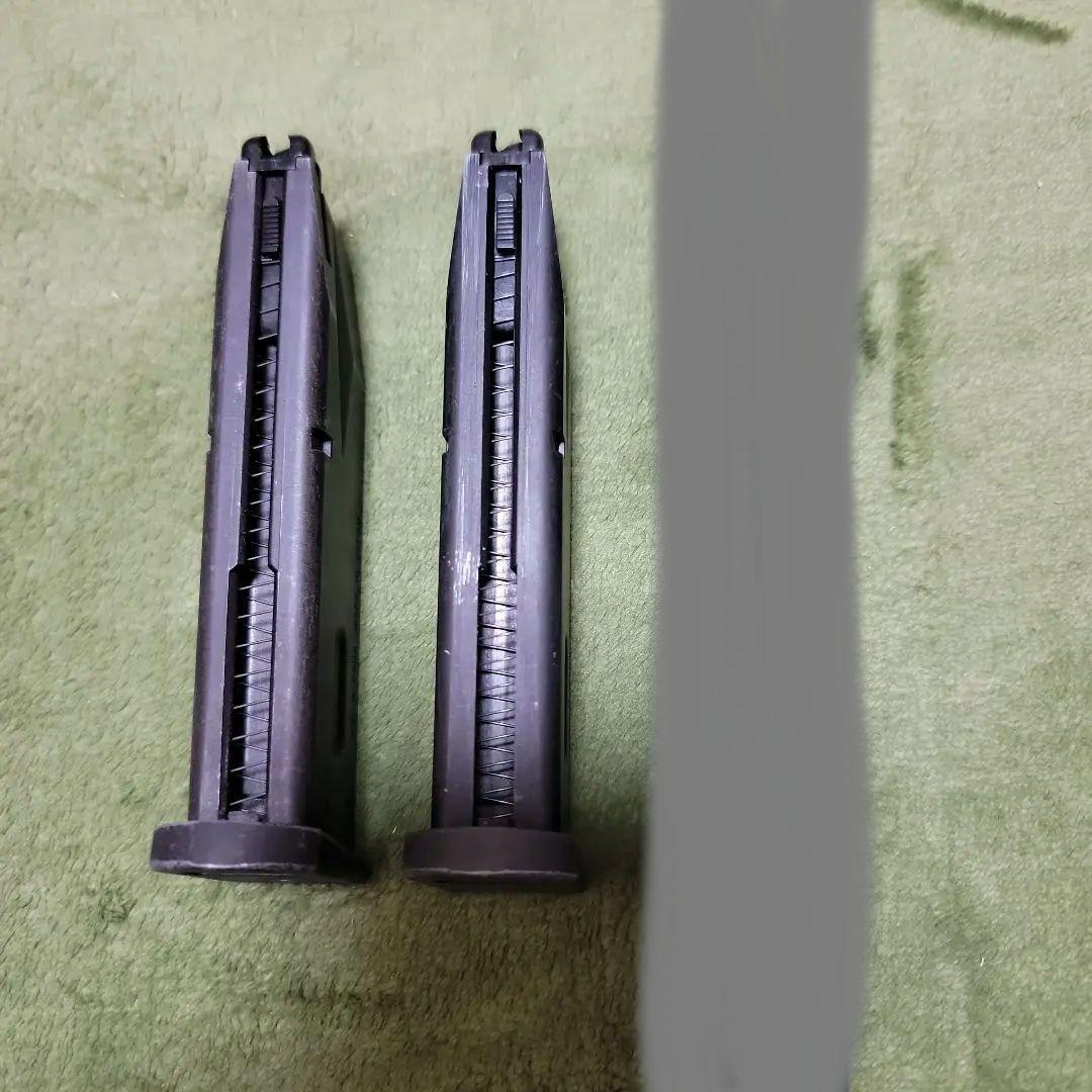 東京マルイ M92F ガスガン 2マガジン付き