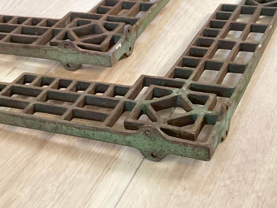 ヴィンテージ　アングル　L字型棚受け　アイアンブラケット　古鉄　古道具