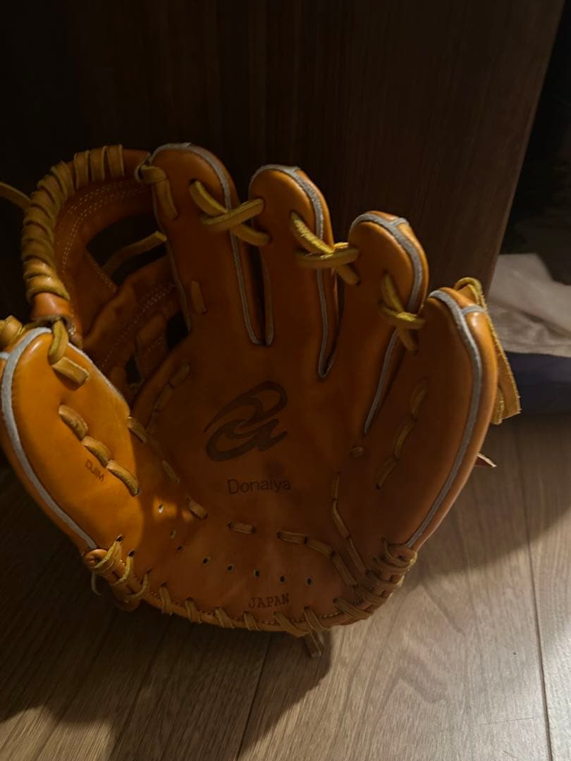 ★今年中値下げ★Donaiya 硬式用グローブ 山田哲人型 内野手用