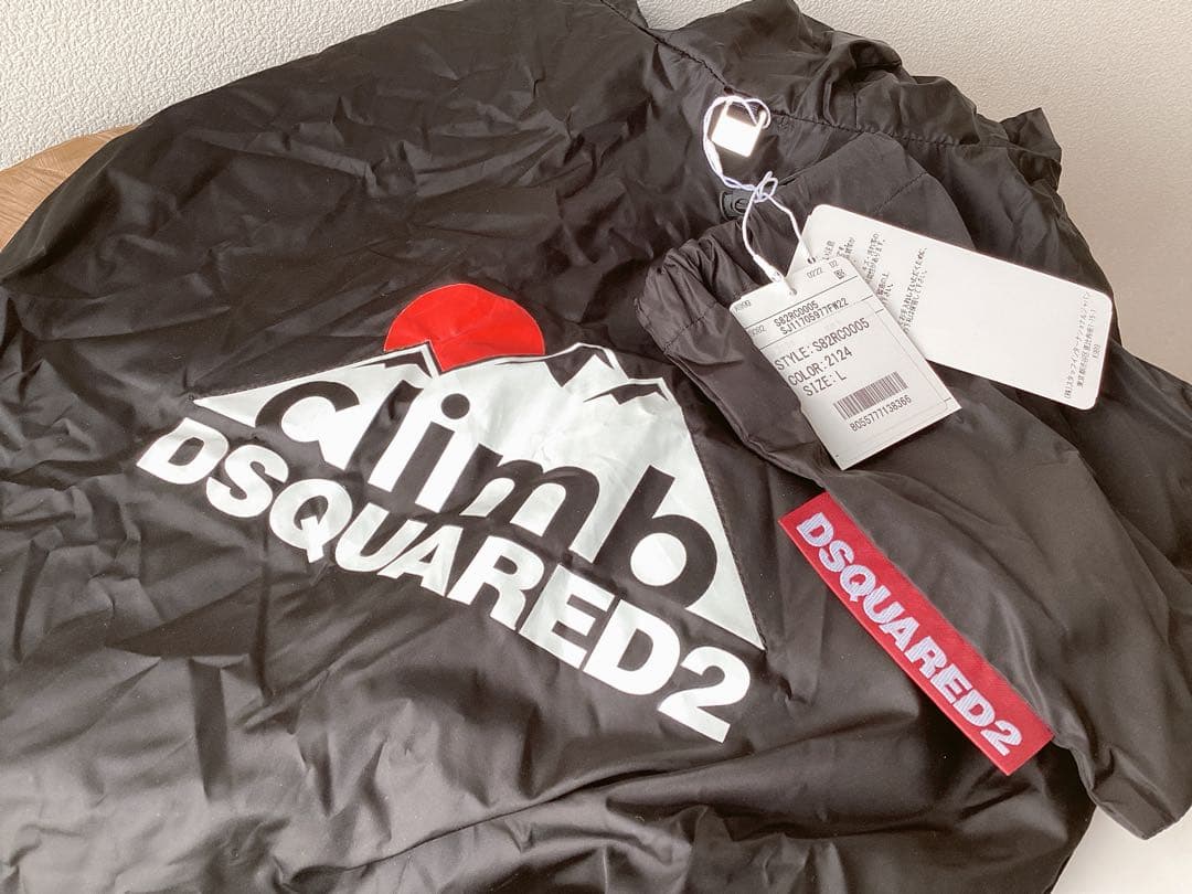 訳あり未使用品【DSQUARED2】犬用コート　Lサイズ　定価63800円