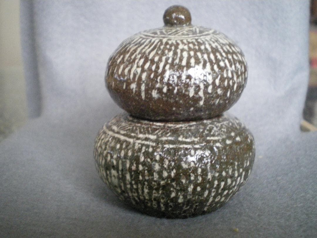 香合八代焼瓢象嵌