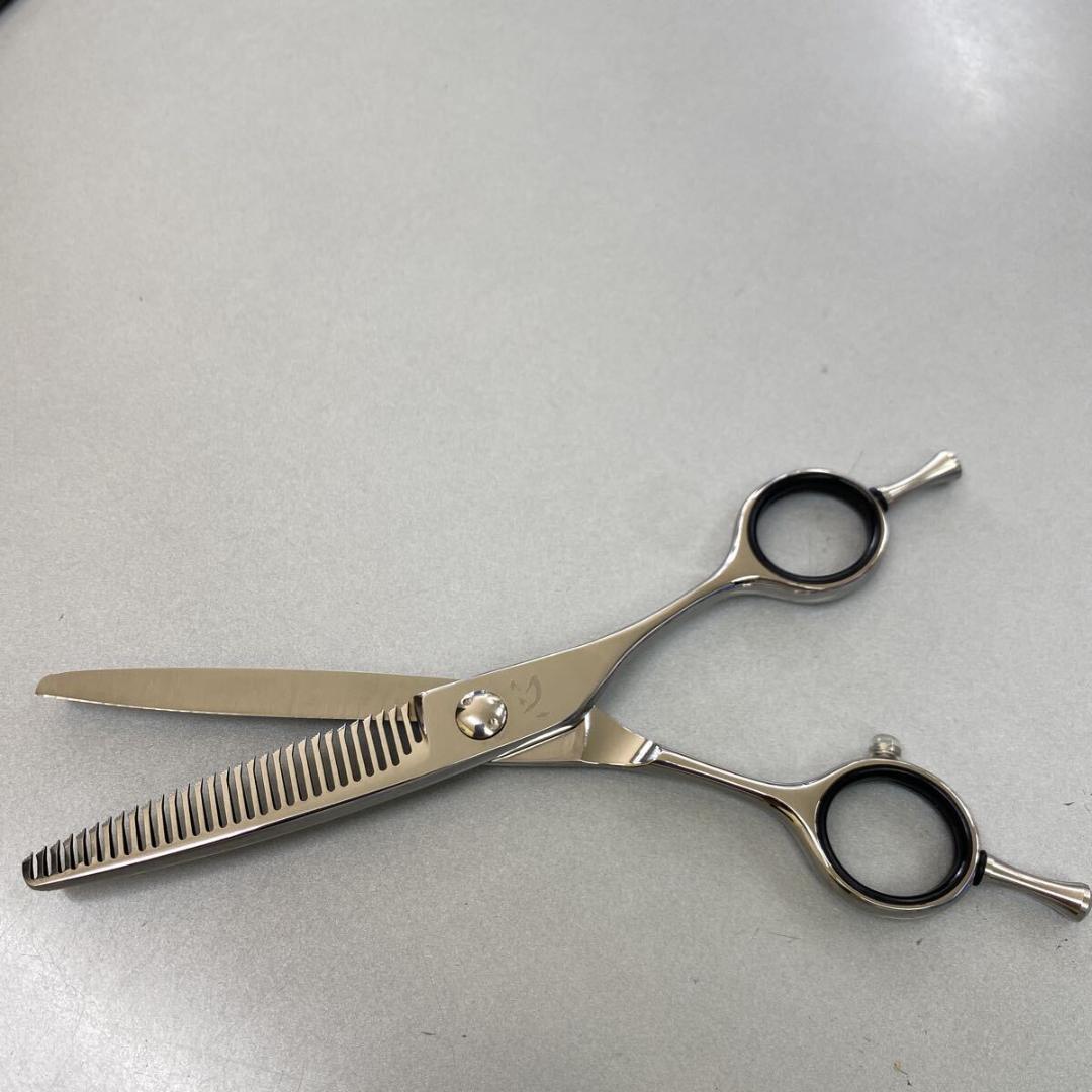 ６インチセニングシザー 4５% 新品未使用　理美容　美容師　理容師