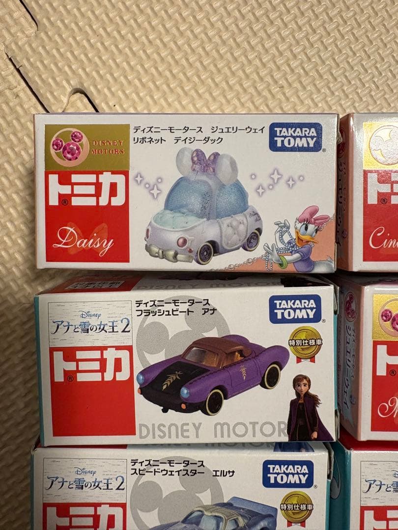 トミカ ディズニーモータース アナ　エルサ　シンデレラ　すみっこぐらし　アリエル