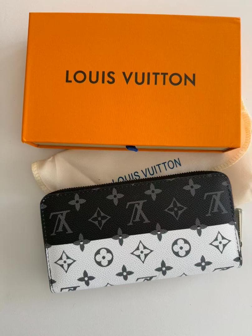 美品 ロゴ長財布 ブラック/ホワイト