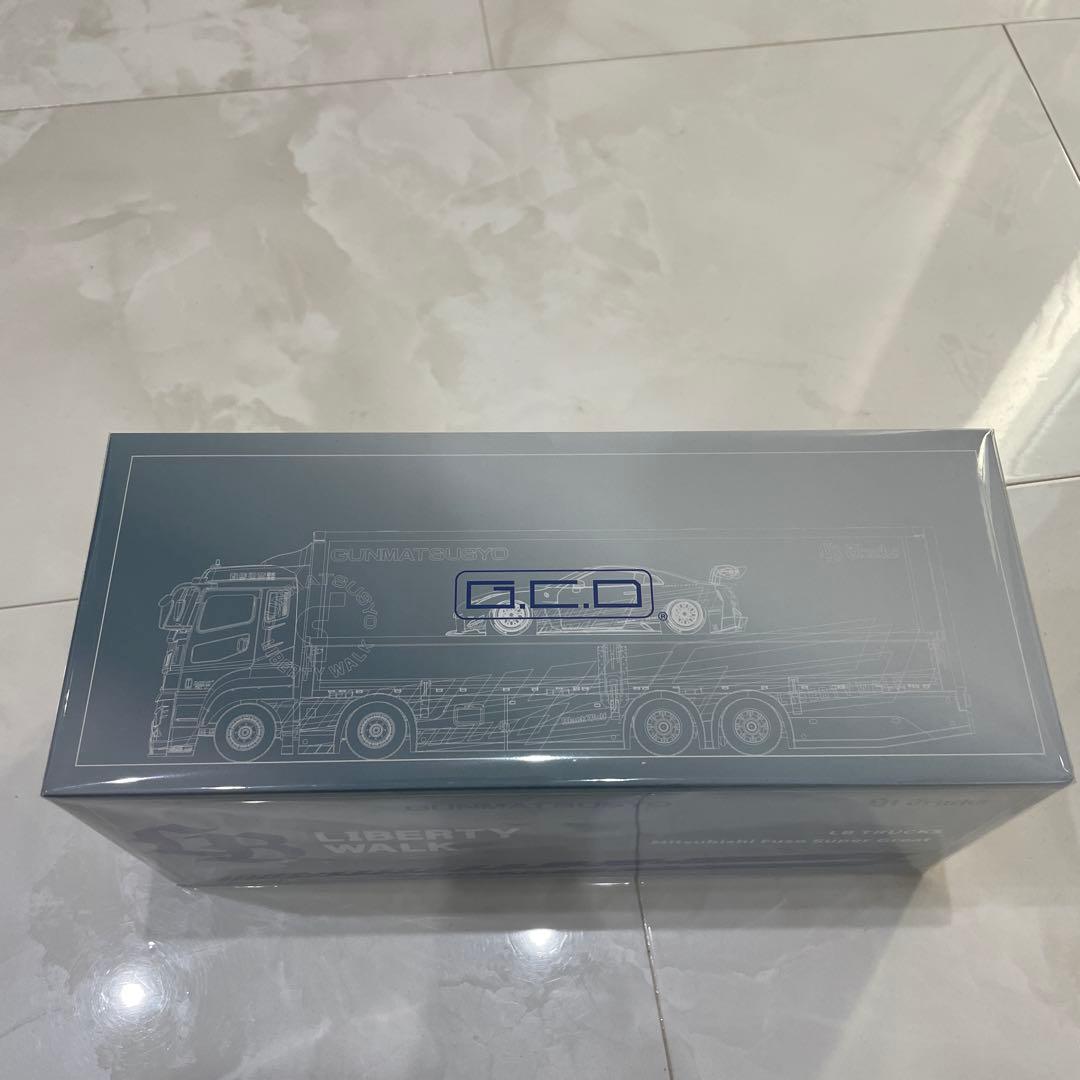 ミニカー LIBERTY WALK Mitsubishi Fuso Super Great