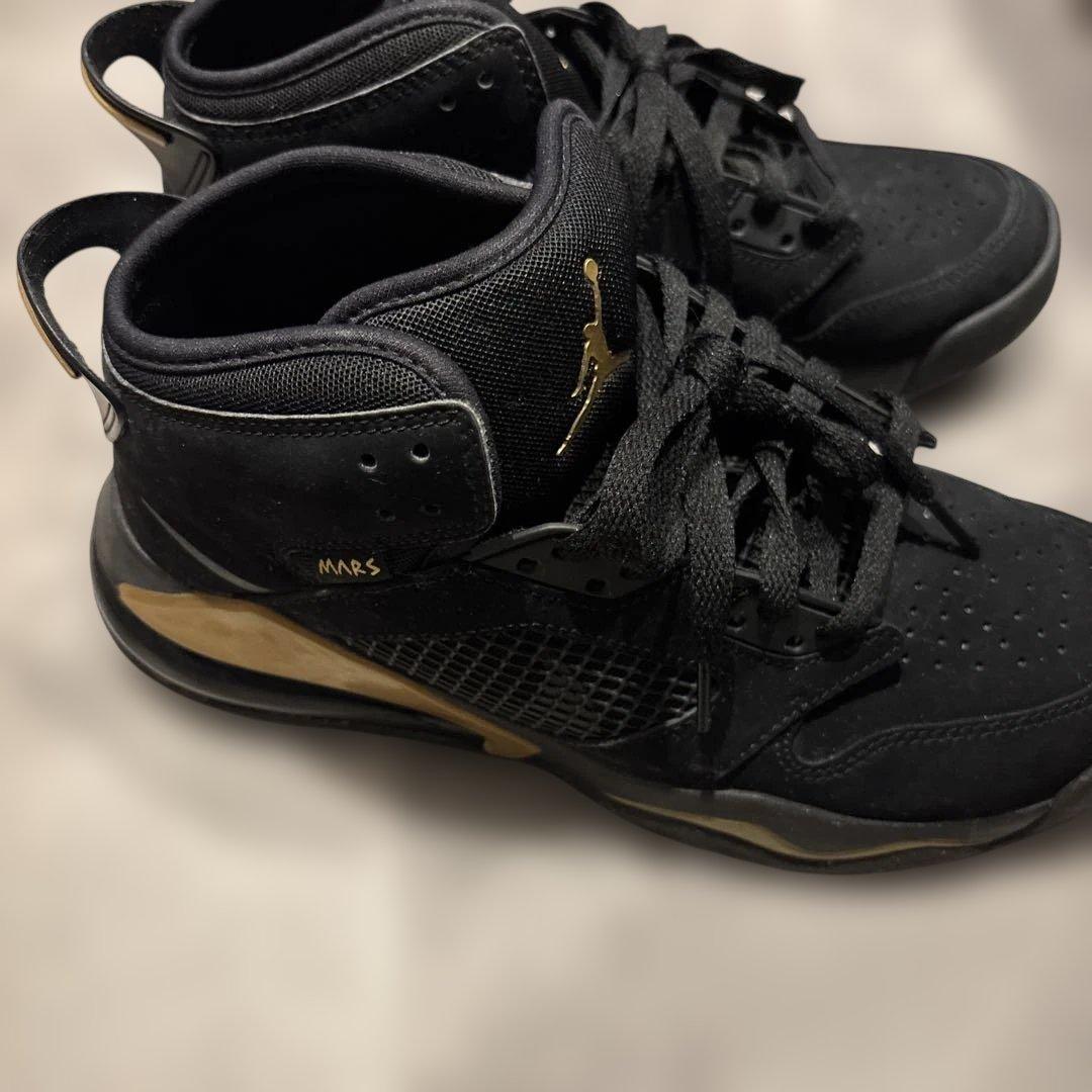 Nike Jordan Mars 270スニーカー