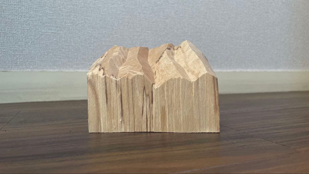 高野夕輝　木彫り　山　日高山脈