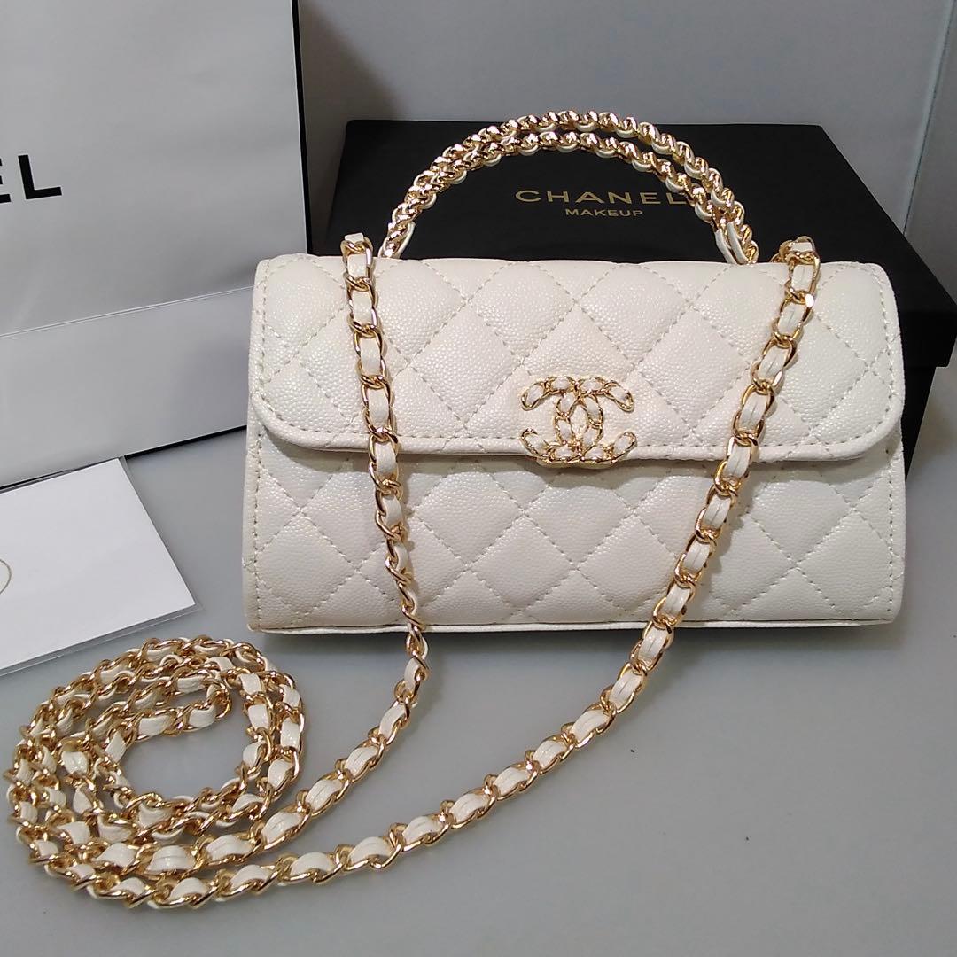 CHANEL〈シャネル〉ノベルティ　ホワイトショルダーバッグ　ホワイトシャドー