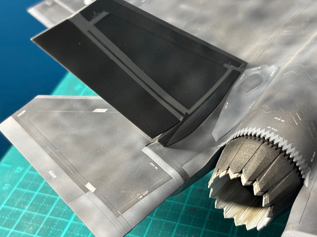 戦闘機　プラモデル完成品　タミヤ　1/48 F-35C ライトニングII