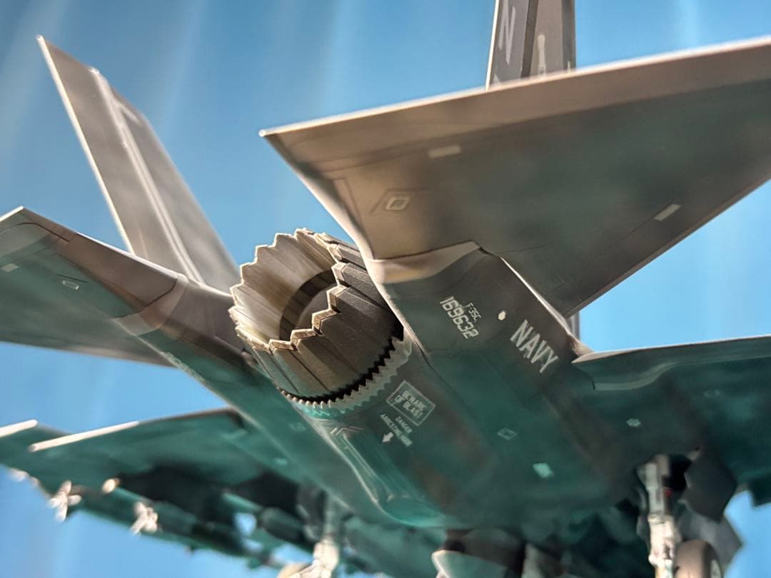 戦闘機　プラモデル完成品　タミヤ　1/48 F-35C ライトニングII