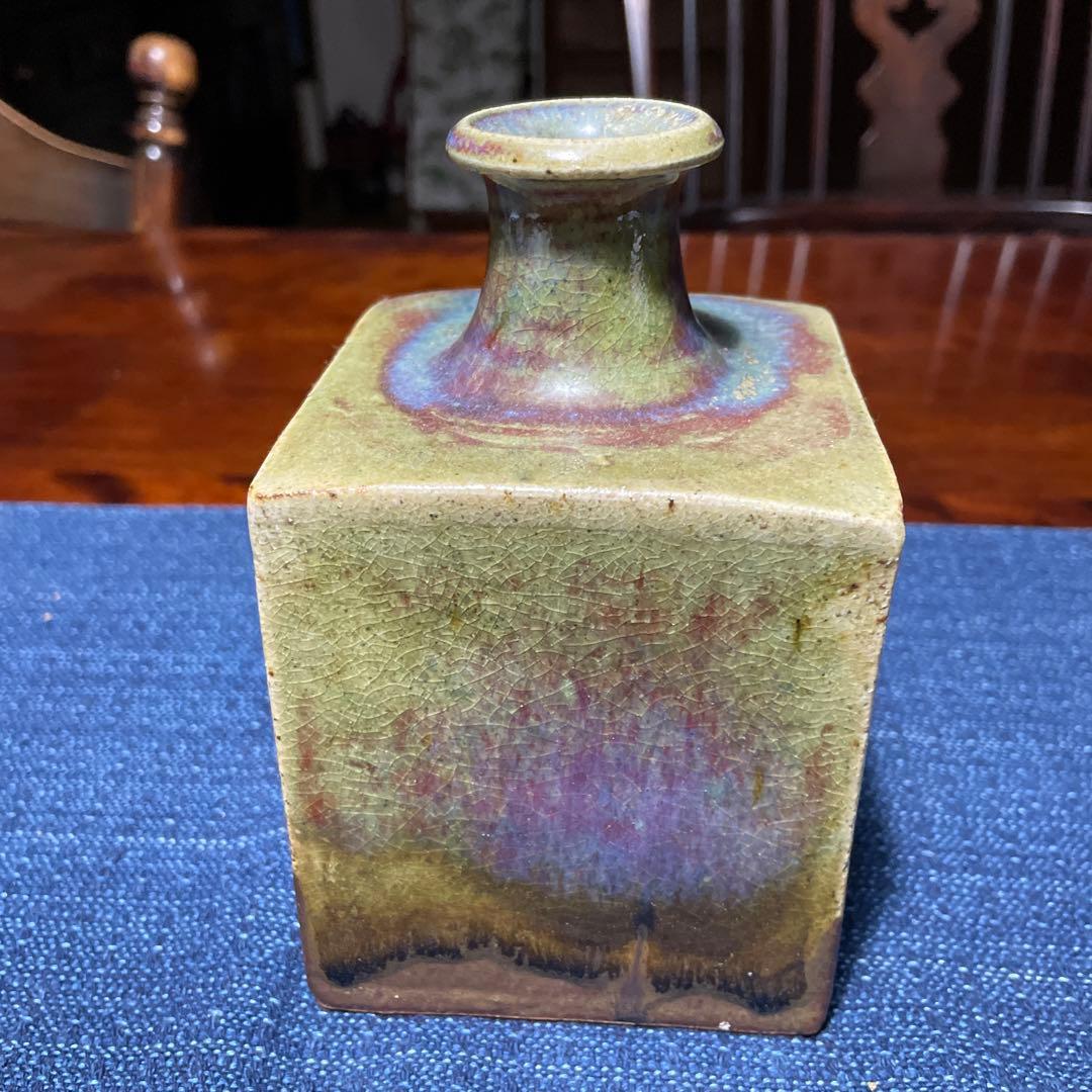 出西窯の陶器の角瓶 緑と青のグラデーション