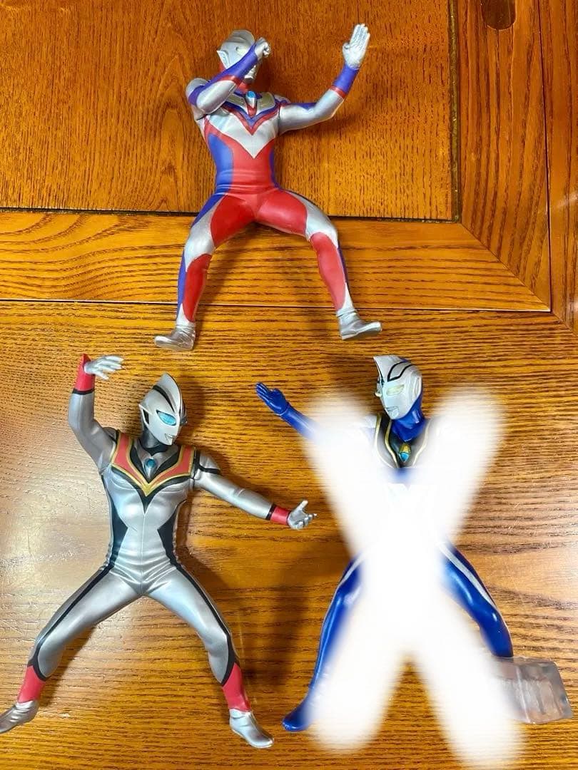 【激レア】アクリルロゴ付き！ 英雄勇像　ウルトラマン11体