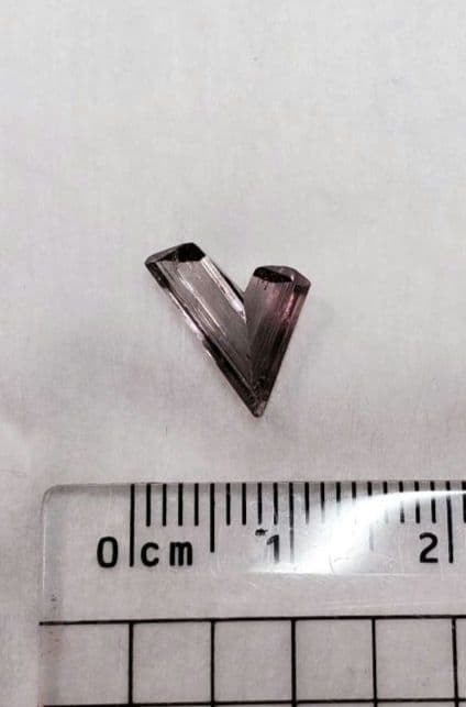 ダイアスポア　原石　双晶