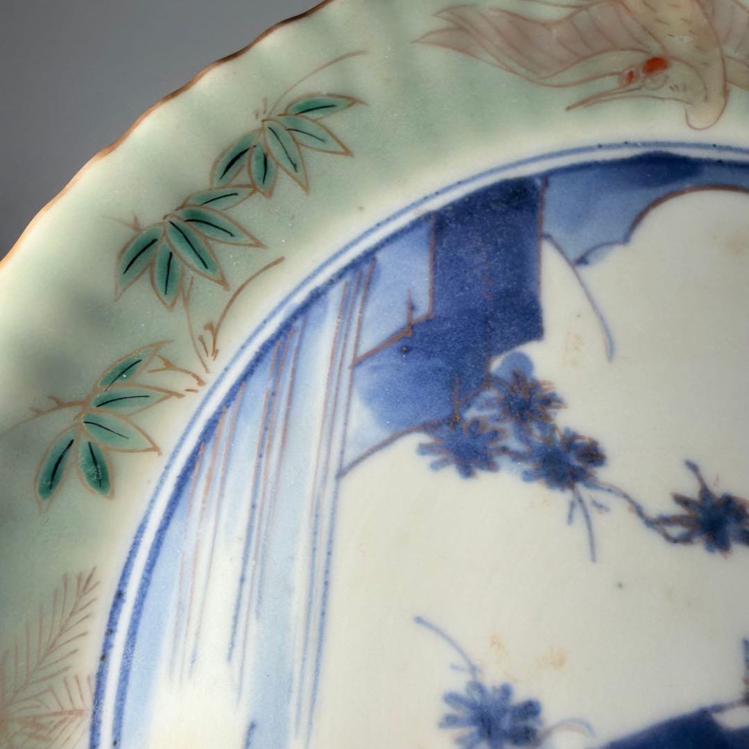 古伊万里　青磁染付風景図菊花形七寸皿　太明成化年製　直径約21cm　鶴亀
