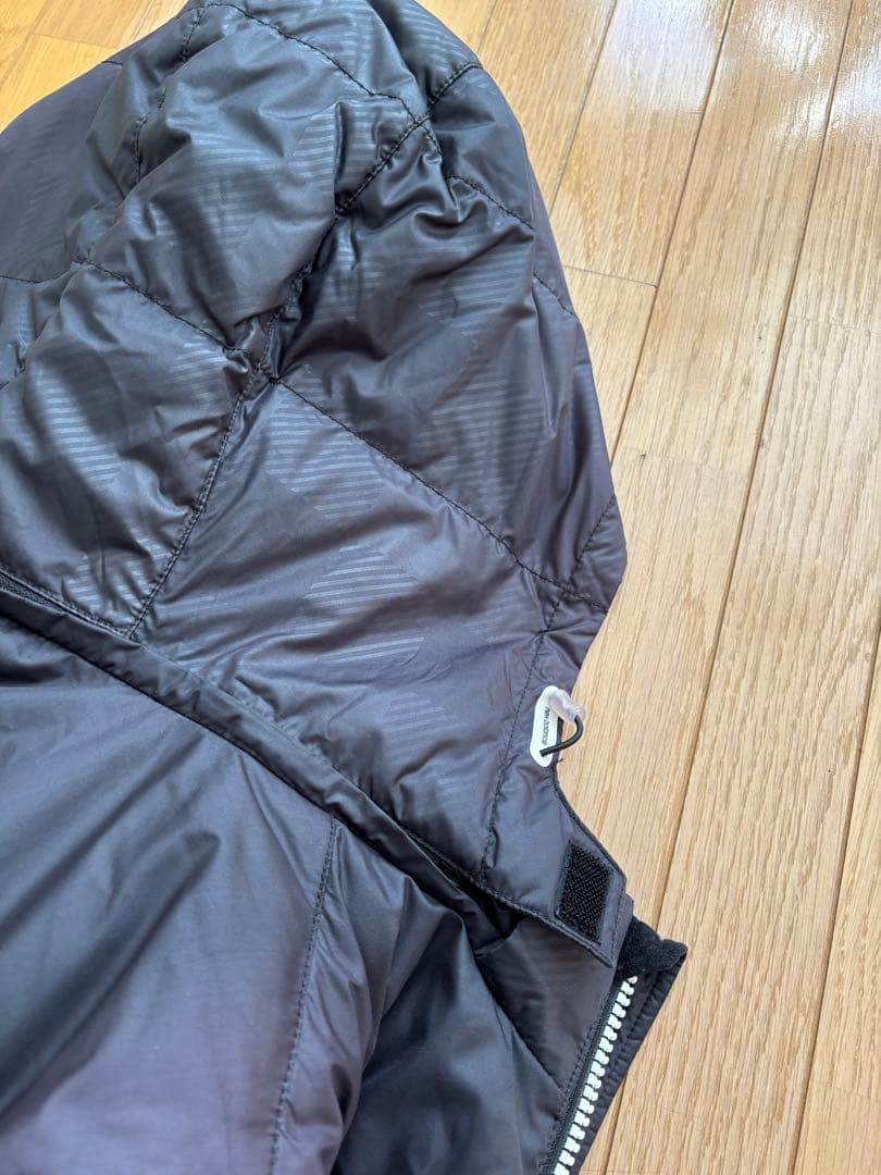 フード付き ダウンジャケット（袖脱着式）