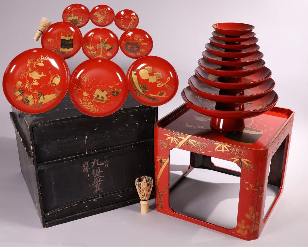 【MB59】大型 九ッ組大盃 盃台 伝統柄 絵変金蒔絵 木製 松竹梅 節句 朱塗