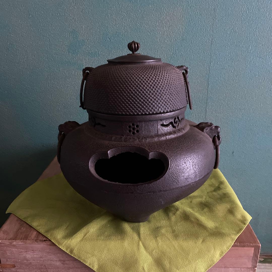 鉄製茶釜 網目模様 丸型フタ付き 長期保管品