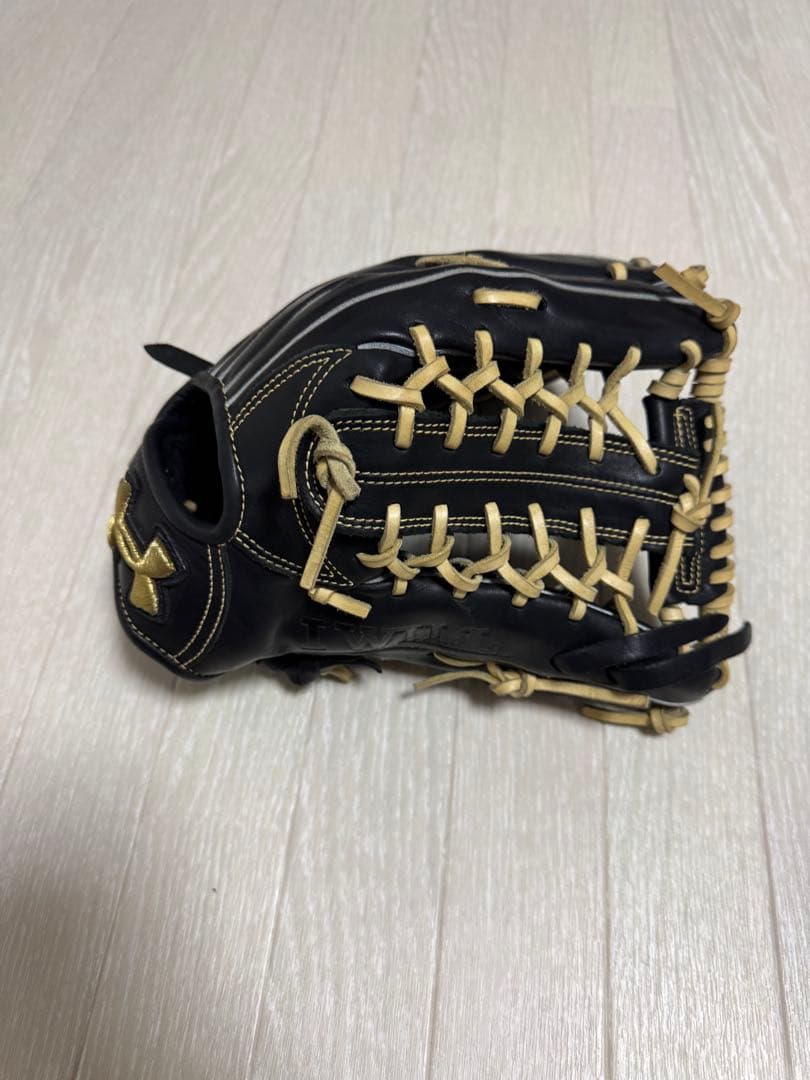 アンダーアーマー 軟式外野用