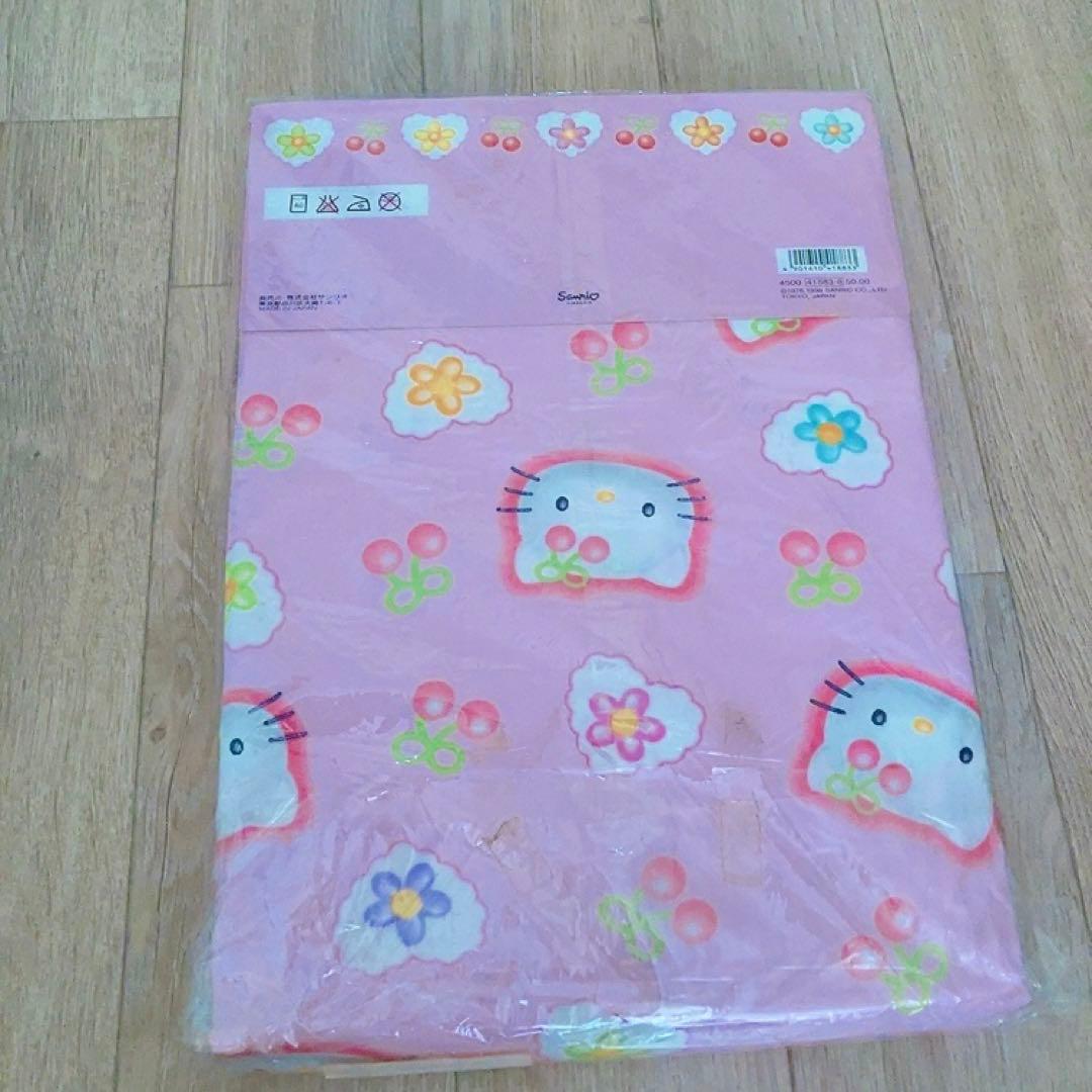 サンリオ　ハローキティ　さくらんぼキティ　レトロ　ベッドカバー