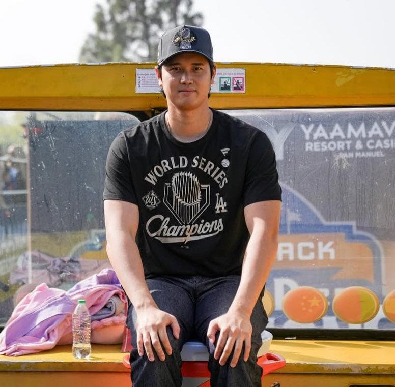 大谷翔平ワールドシリーズ2連覇優勝記念FanaticsパレードブラックフーディL