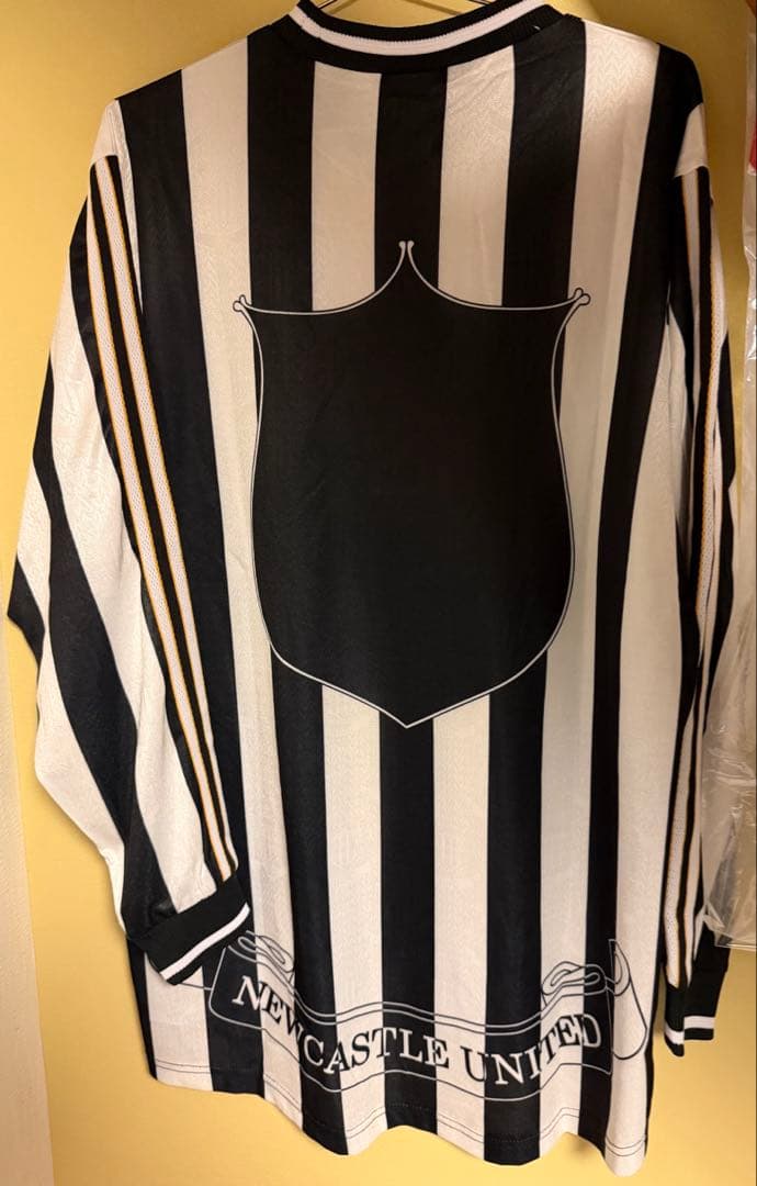 ド*ン様 美品 adidas 95/97 ニューカッスル リアム・ギャラガー o