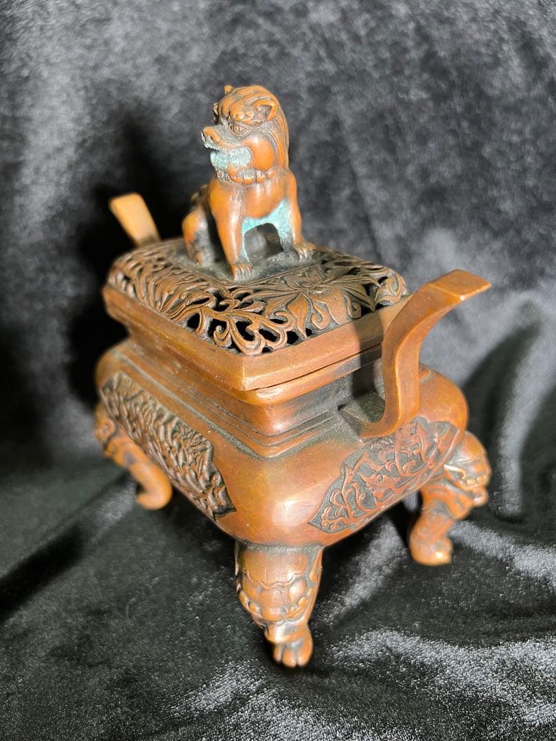 大明宣德年製骨董時代物古代 彫刻像金持ちライオン像香炉15x16cm金属製