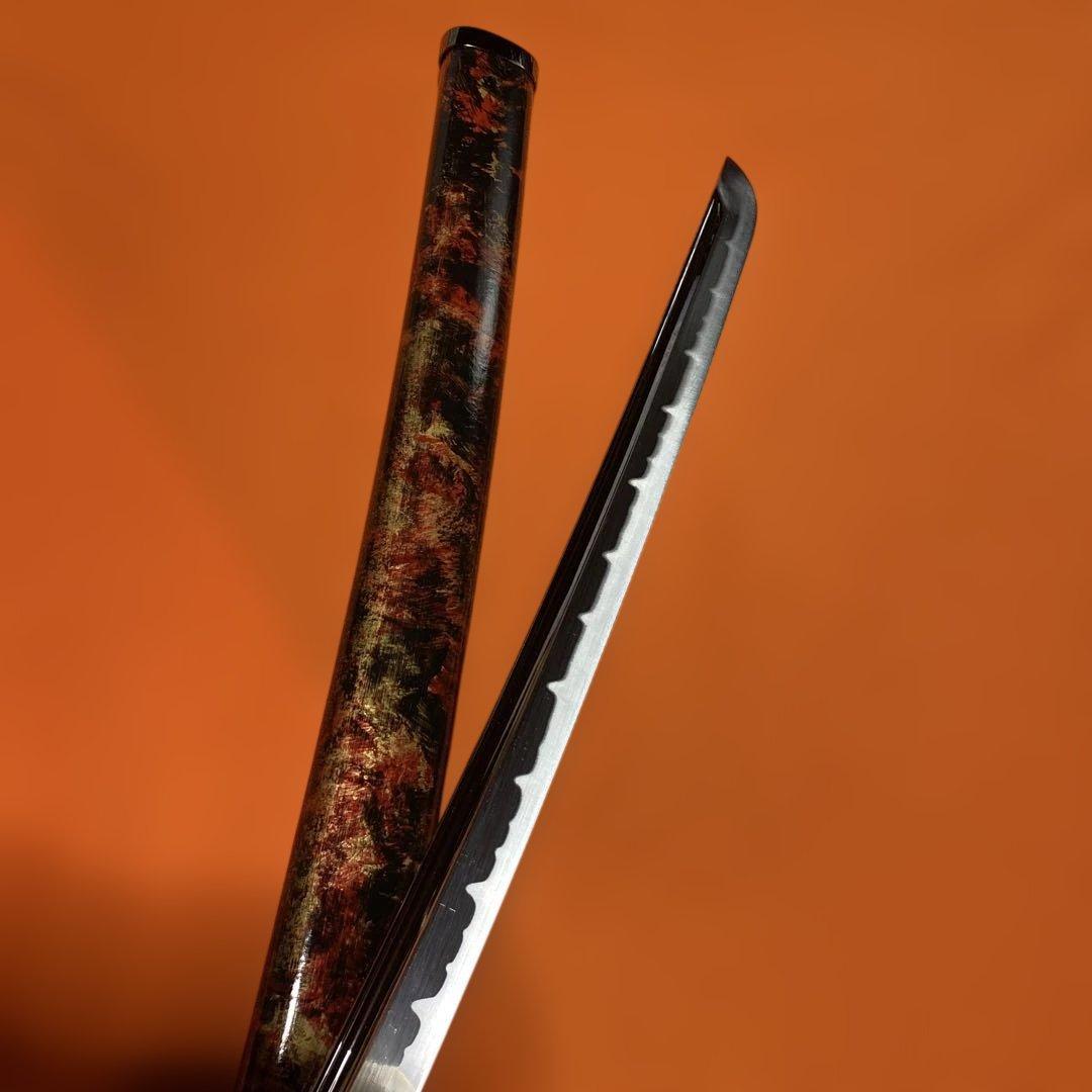 高級模造刀 前田慶次郎拵え 黒柄赤鮫皮 大輪透し鍔 赤黒斑ら呂鞘