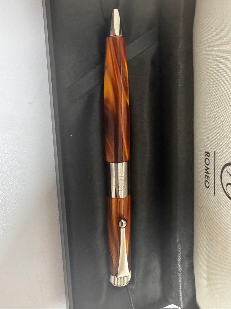 ロメオ No.3 イタリアンアンバー 太軸