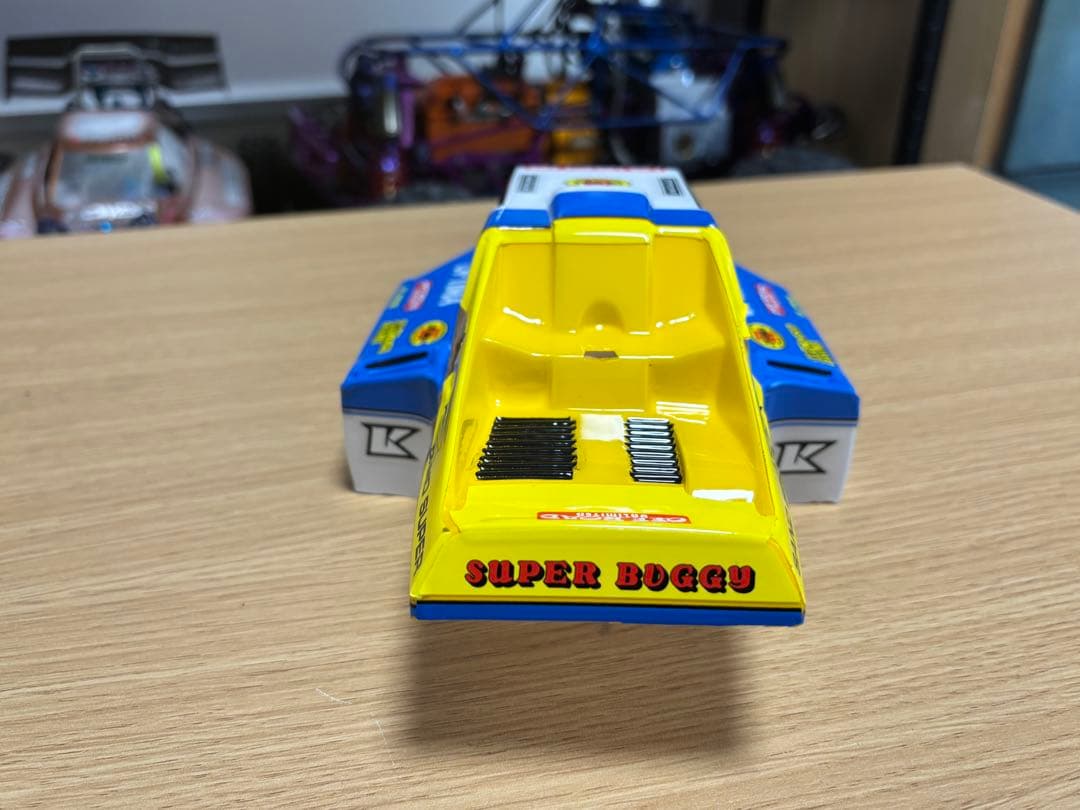 R*M様 KYOSHO OPTIMA ボディ　新品