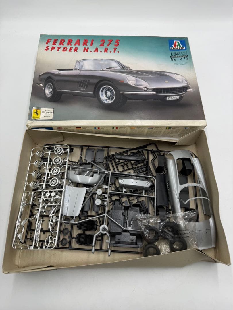 ITALERI イタレリ　フェラーリ　275 GTO プラモデル