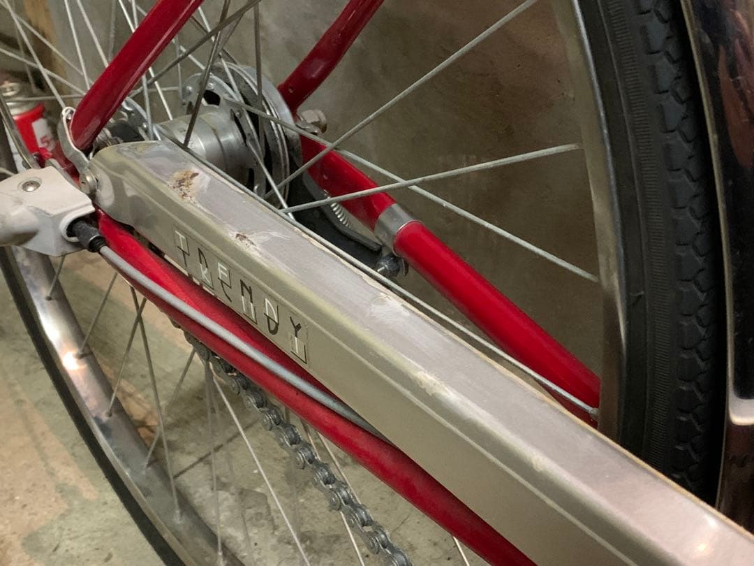 赤 シティサイクル 26インチ バスケット付き