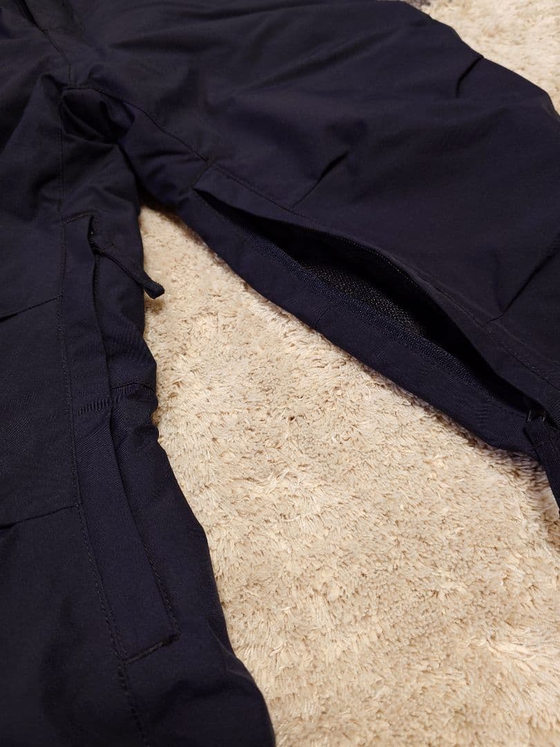 BURTON、QUIKSILVER 子ども用スノボ、スキーウェア 150-160