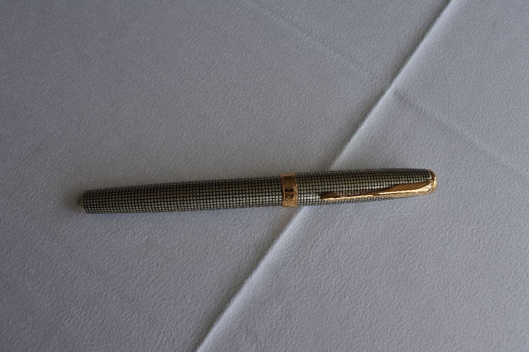 T*U様 黒と金のチェック模様 万年筆