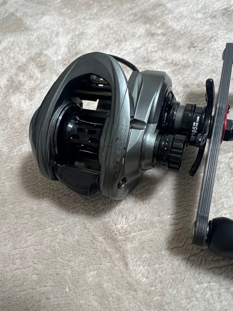 Abu Garcia ZENON ビースト9ベイトリール