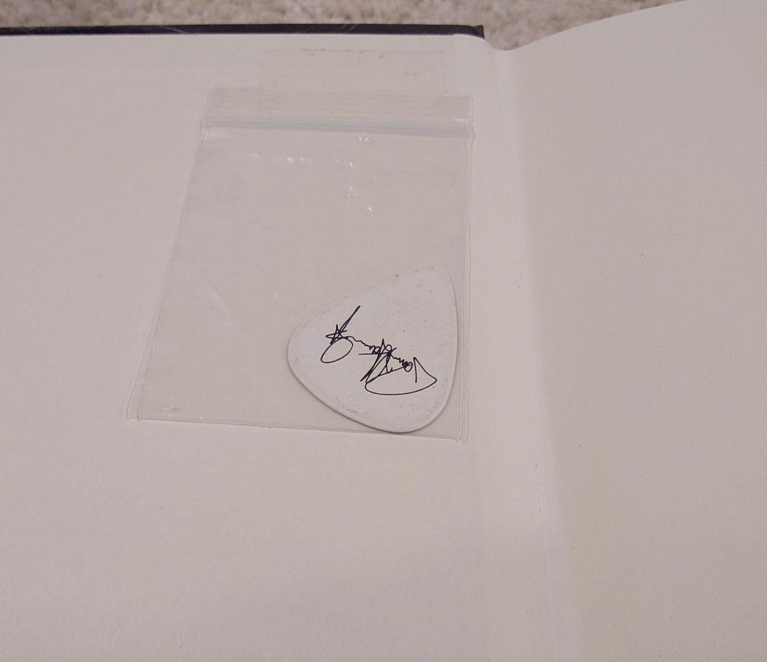 ★ 直筆サイン入り！KISS ポール・スタンレー自伝 ＋ 特製ギターピック