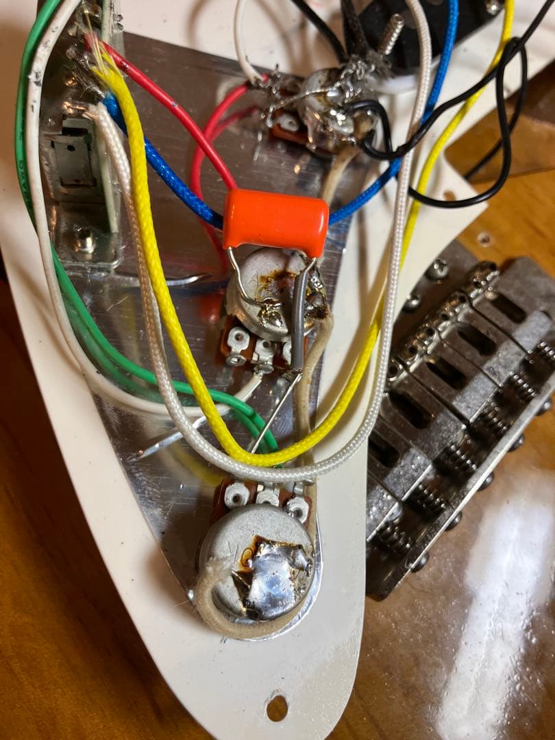 エレキギター　レジェンド　ストラトタイプ