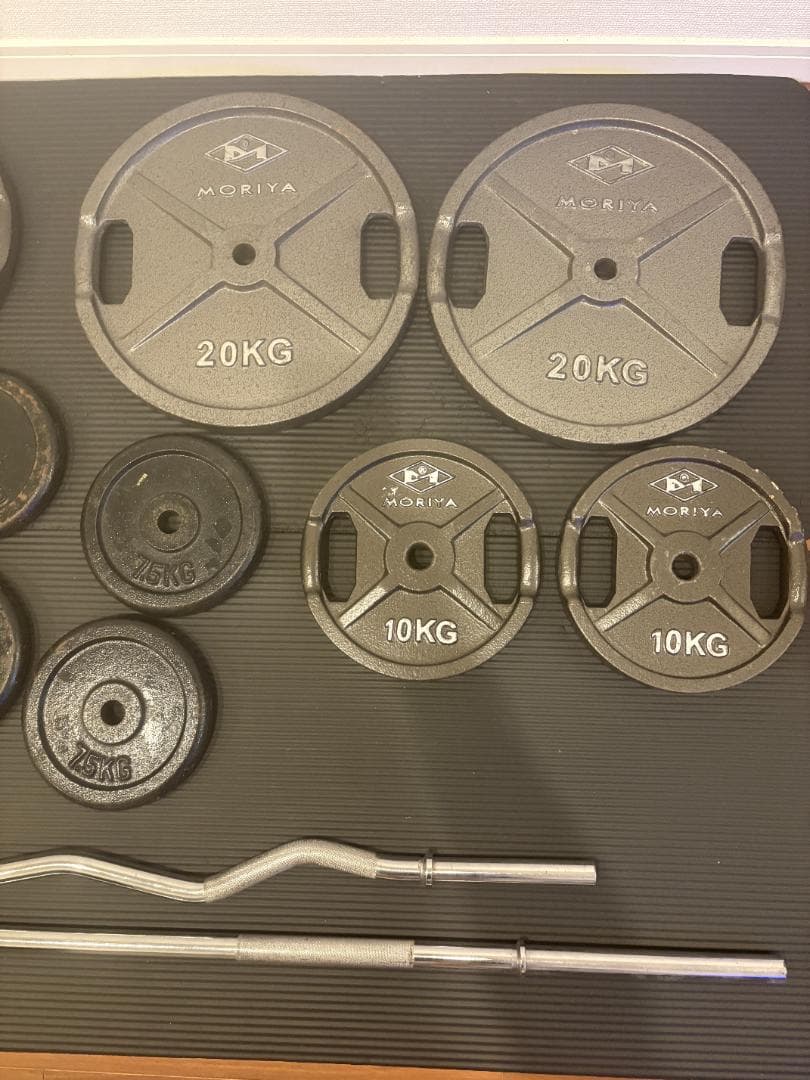 バーベルセット約130キロ ジムマット ベンチ付き ホームジムセット バラ売り可