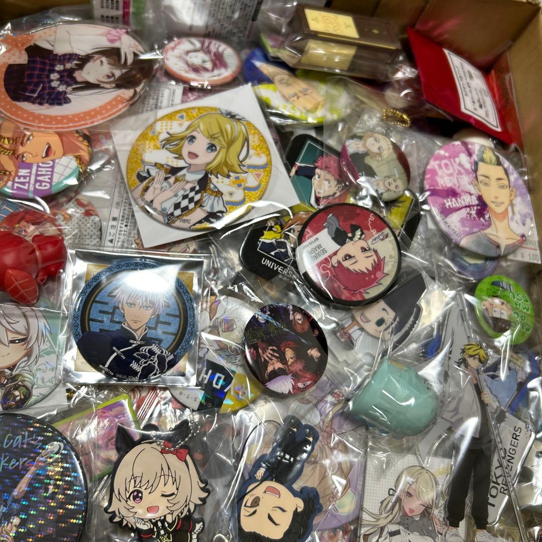 キャラクターグッズまとめ売り　漫画　アニメ　グッズ　セット　おまとめ　400個